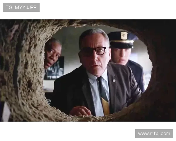 别看洞里,看穿人生的深洞与暗涌探索人性的边界与自我救赎 别看洞里,看穿人生的深洞与暗涌探索人性的边界与自我救赎